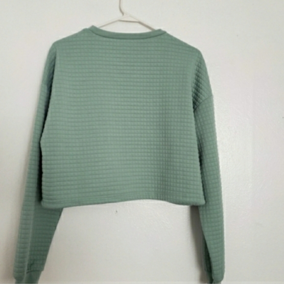 NWT Light Green Quilted Cropped Sweatshirt - Picture 4 of 8